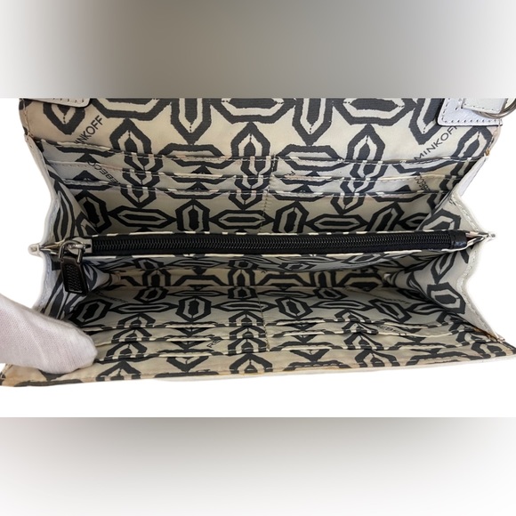 🎉Poshiversary SALE🎉Rebecca Minkoff Studded White Leather Crossbody Wallet - Picture 13 of 17